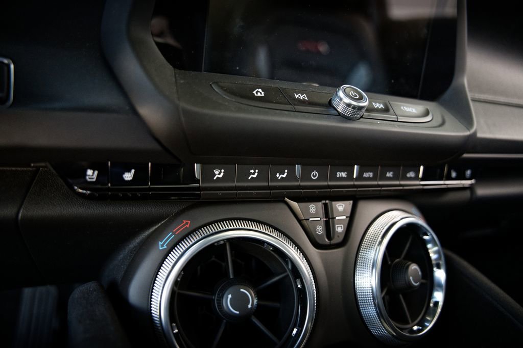 Used 2016 Chevrolet Camaro SS RWD image 45