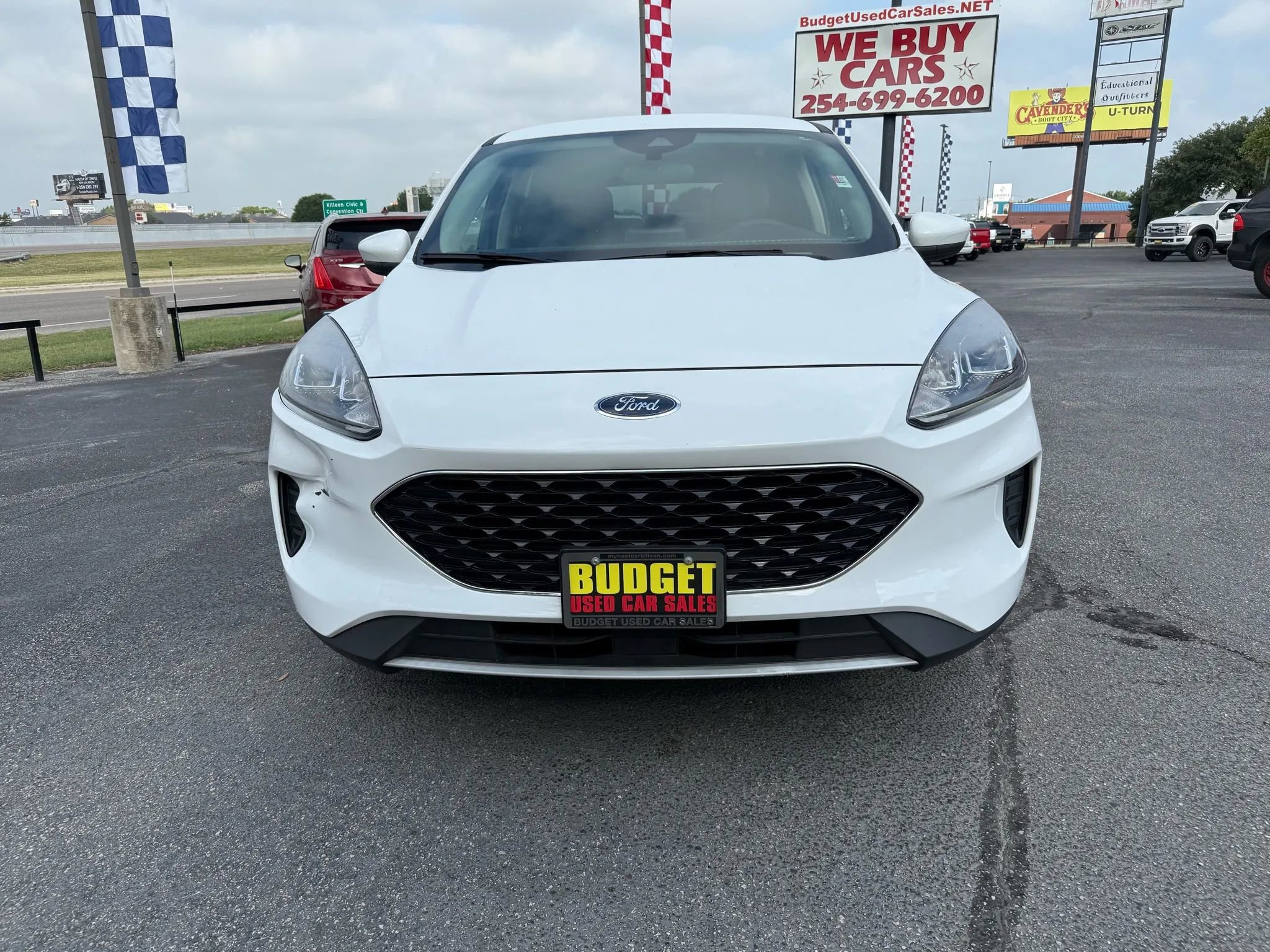 Used 2020 Ford Escape SE image 2