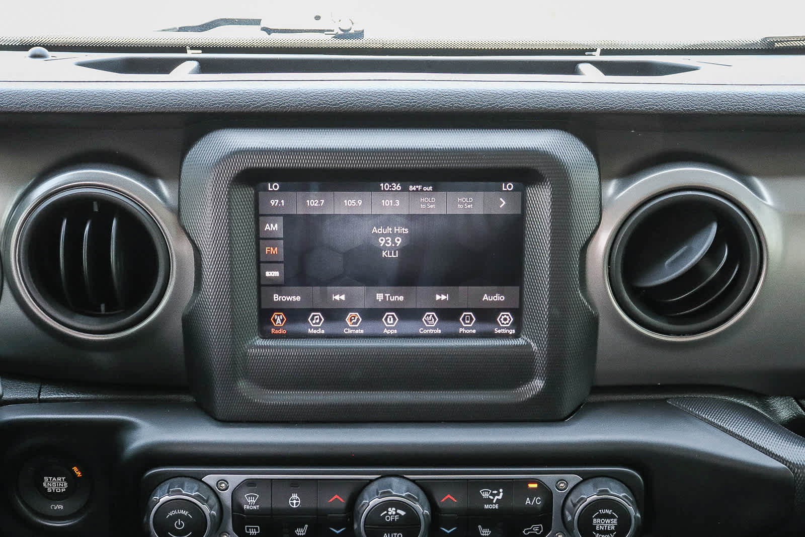 Used 2021 Jeep Gladiator Sport AWD/4WD image 19