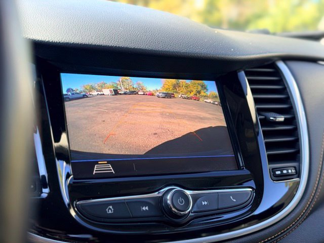 Used 2018 Chevrolet Trax LT w/ LT Convenience Package FWD image 14