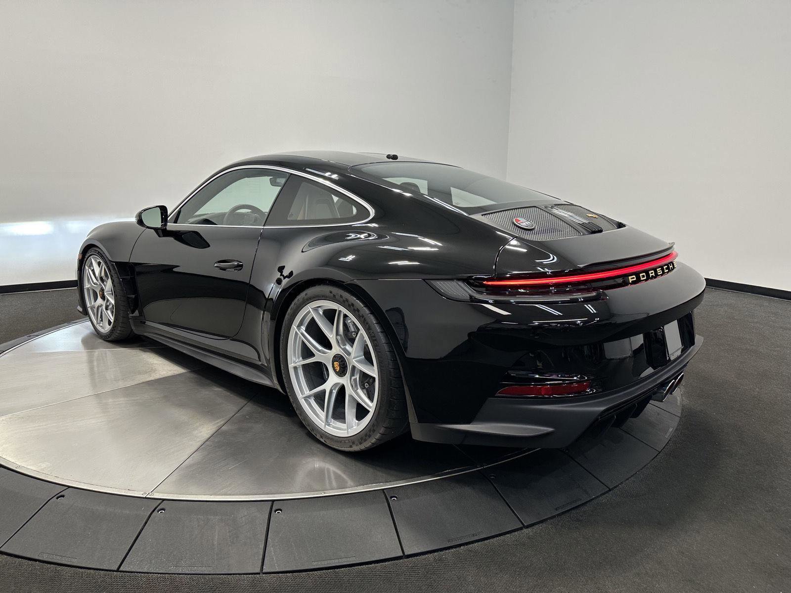 Certified 2024 Porsche 911 GT3 RS RWD image 3