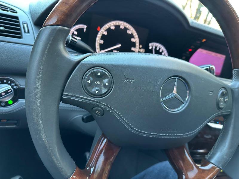 Used 2010 Mercedes-Benz CL 550 4MATIC w/ Sport Pkg image 26