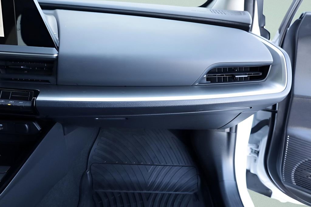 Used 2024 Toyota Prius LE image 38