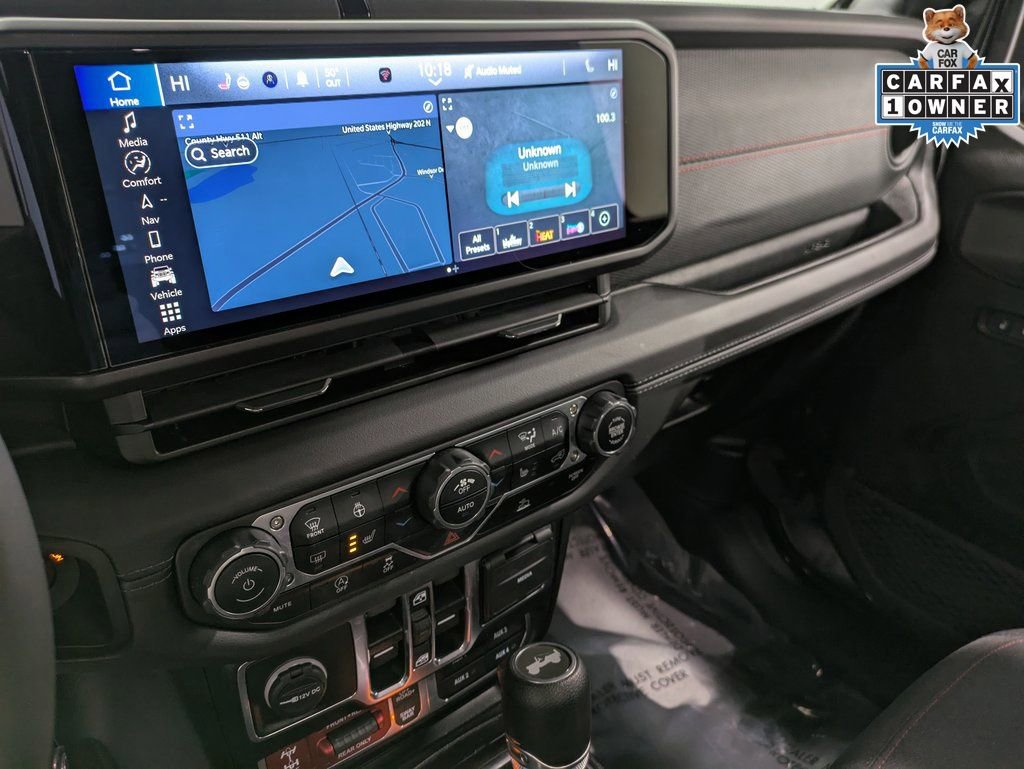 Used 2024 Jeep Wrangler Unlimited Rubicon w/ Technology Group image 11