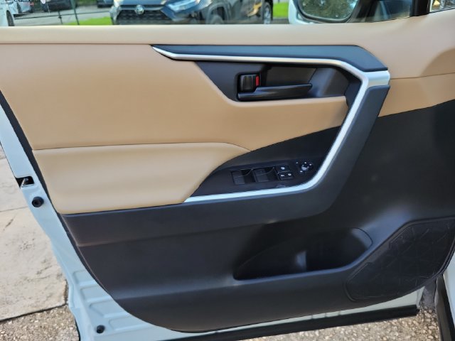 Used 2023 Toyota RAV4 LE FWD image 12
