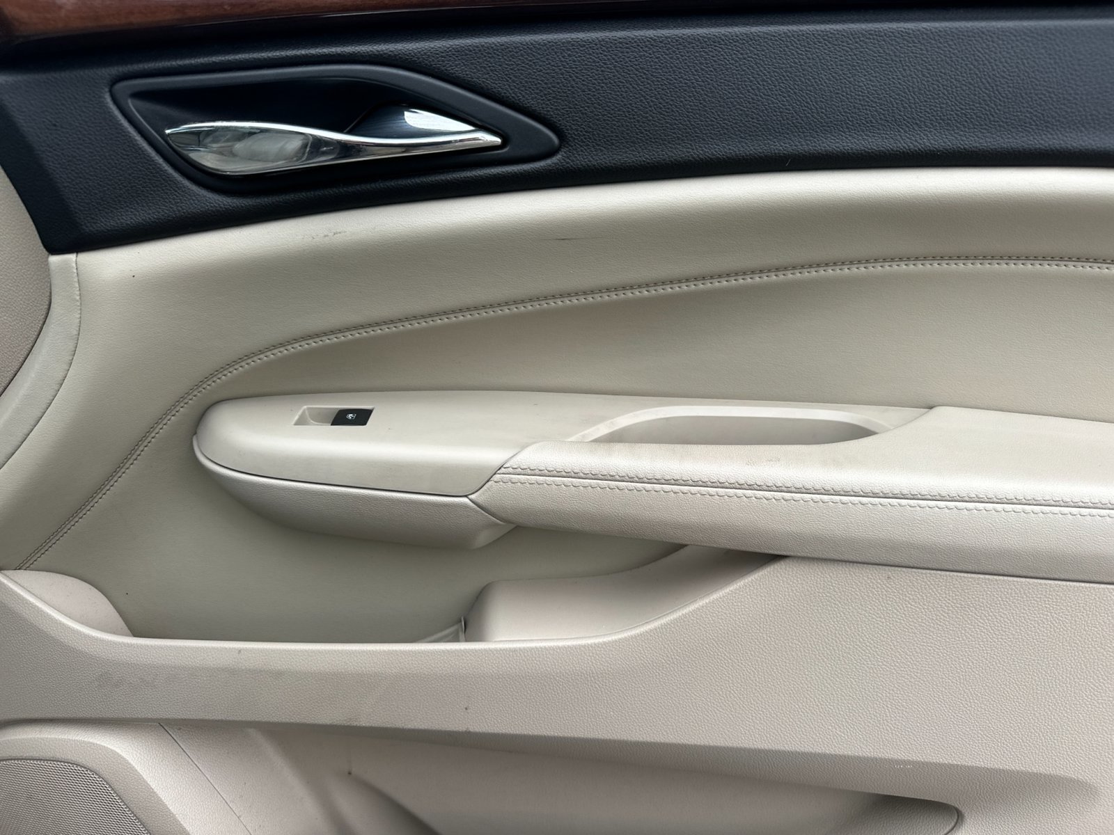Used 2011 Cadillac SRX Performance FWD image 16