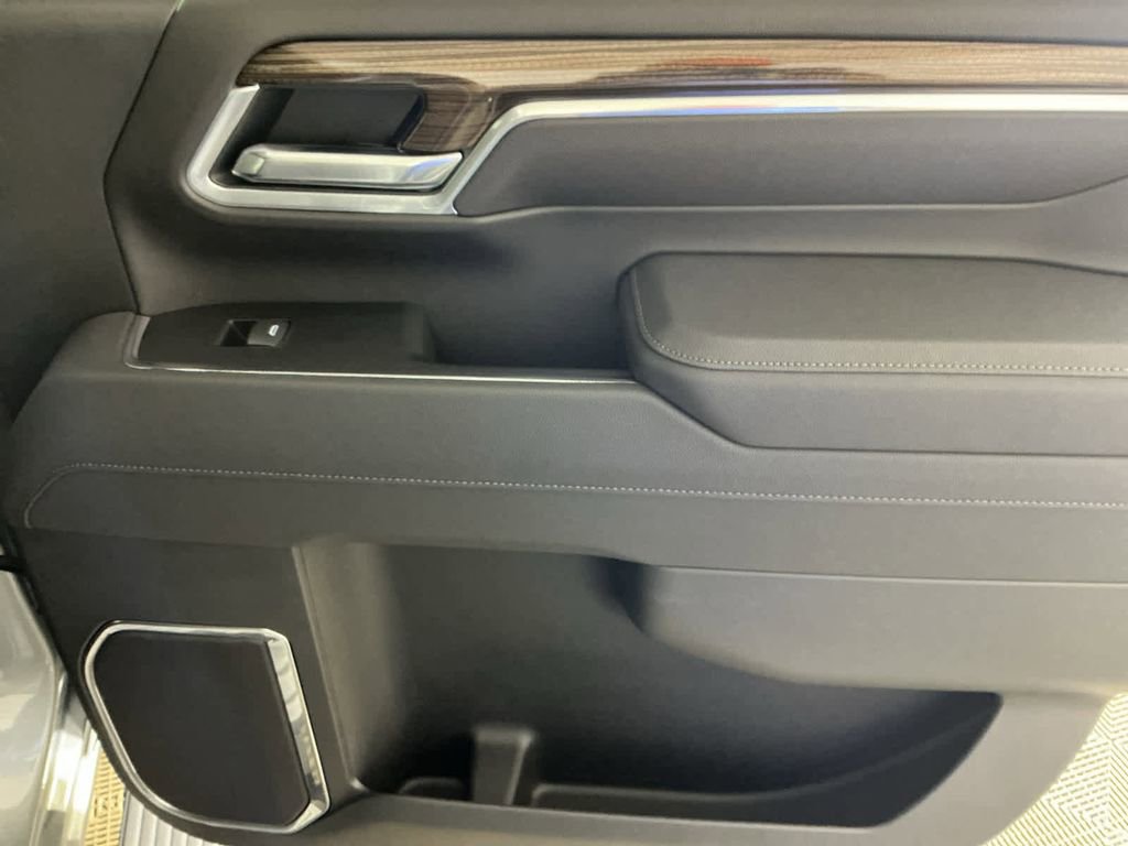 Used 2025 Chevrolet Silverado 2500 LT w/ All Star Edition image 12