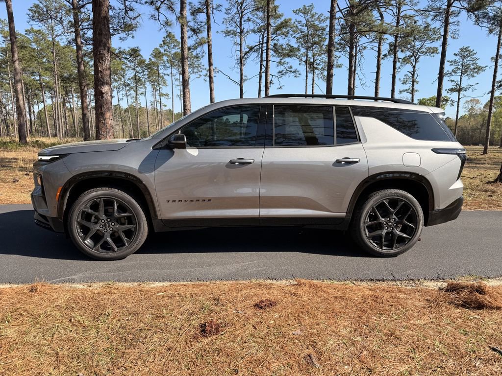 New 2026 Chevrolet Traverse RS FWD image 2