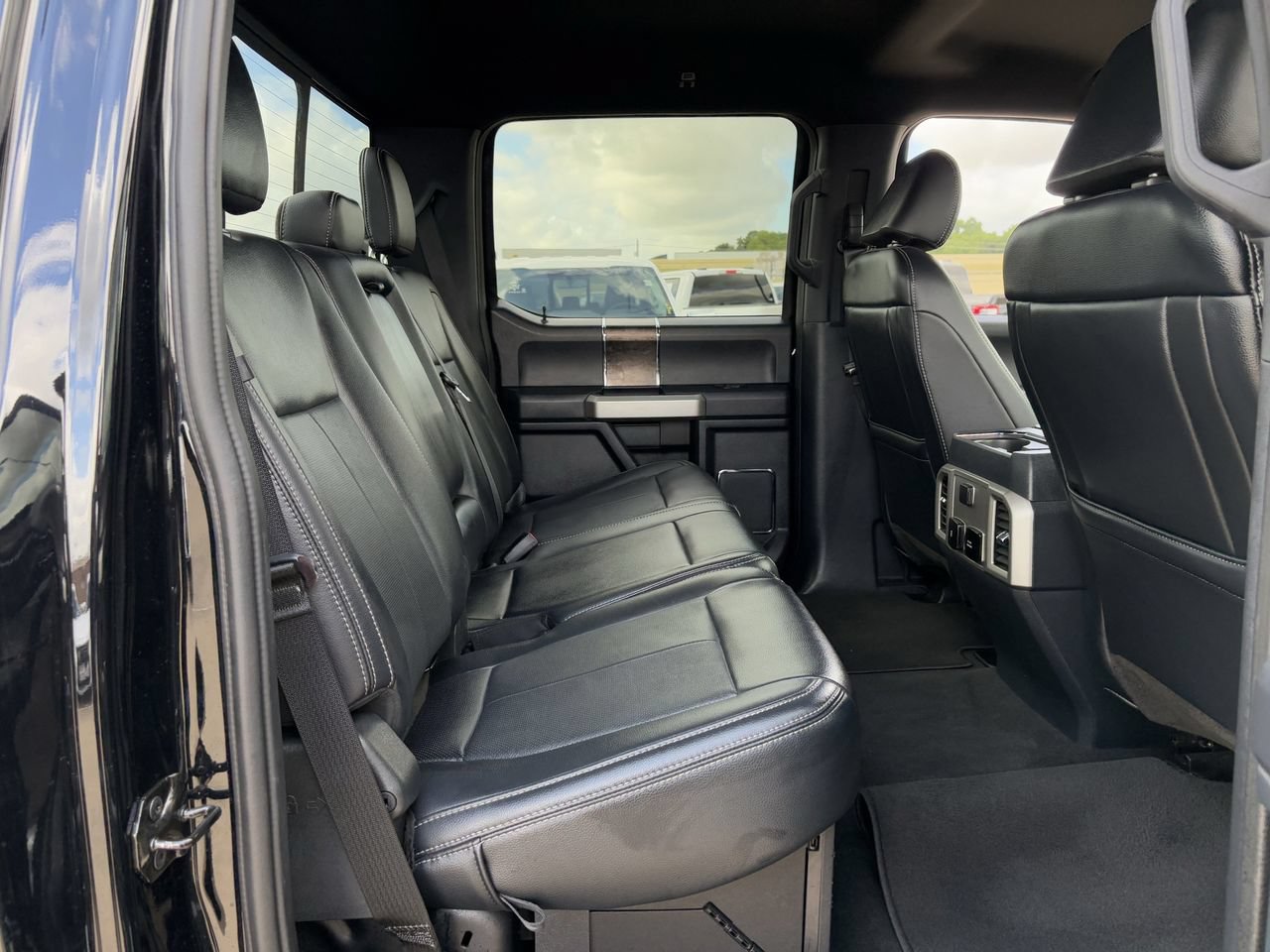 Used 2022 Ford F250 Lariat w/ Lariat Value Package AWD/4WD image 30