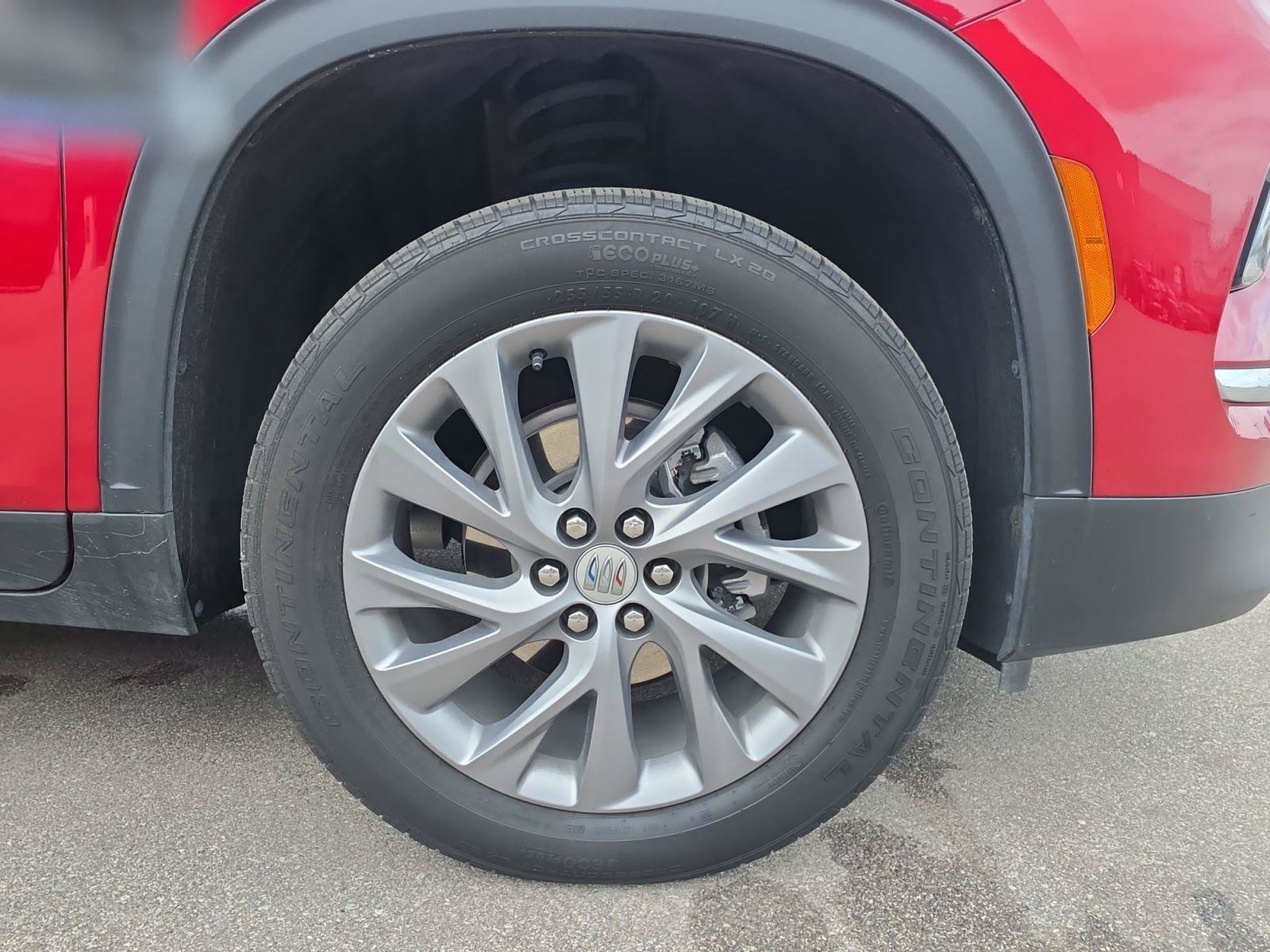 Used 2025 Buick Enclave Preferred AWD/4WD image 31