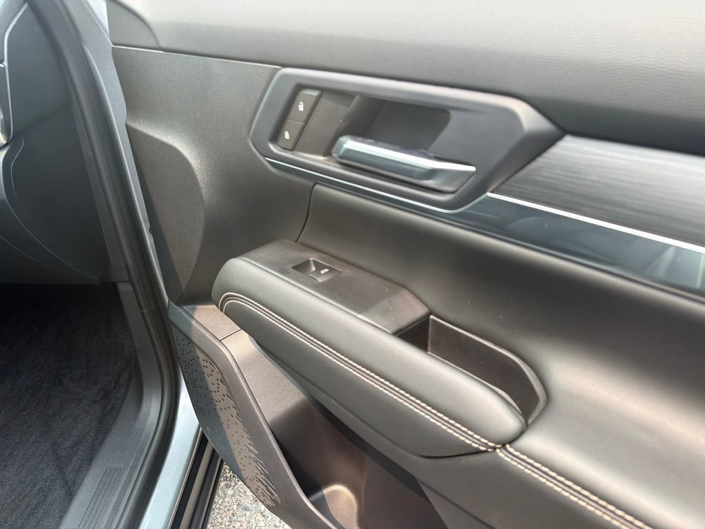 Certified 2025 GMC Terrain Elevation w/ Elevation Premium Package AWD/4WD image 34