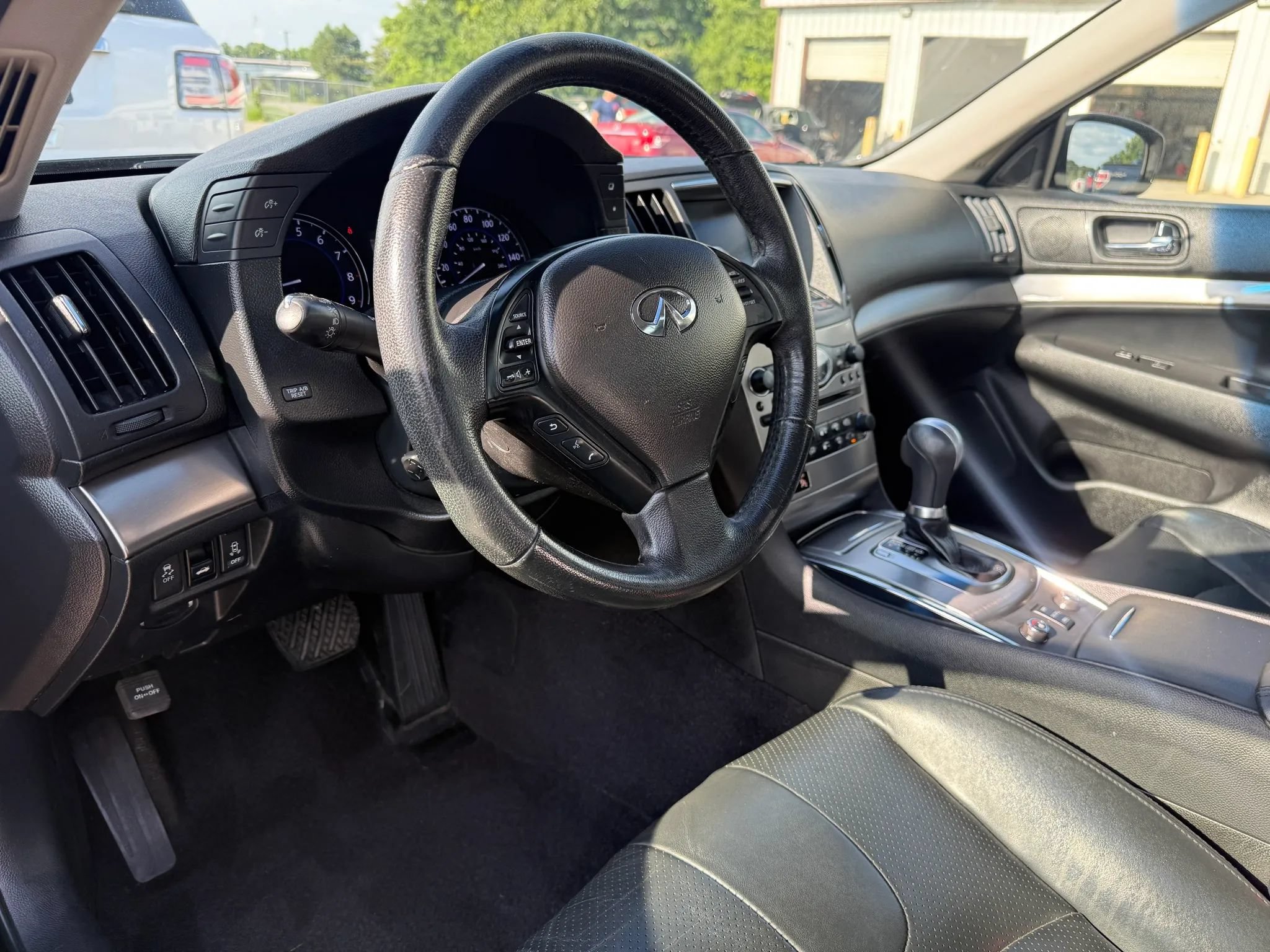 Used 2012 INFINITI G37 x Sedan w/ Premium Pkg AWD/4WD image 17