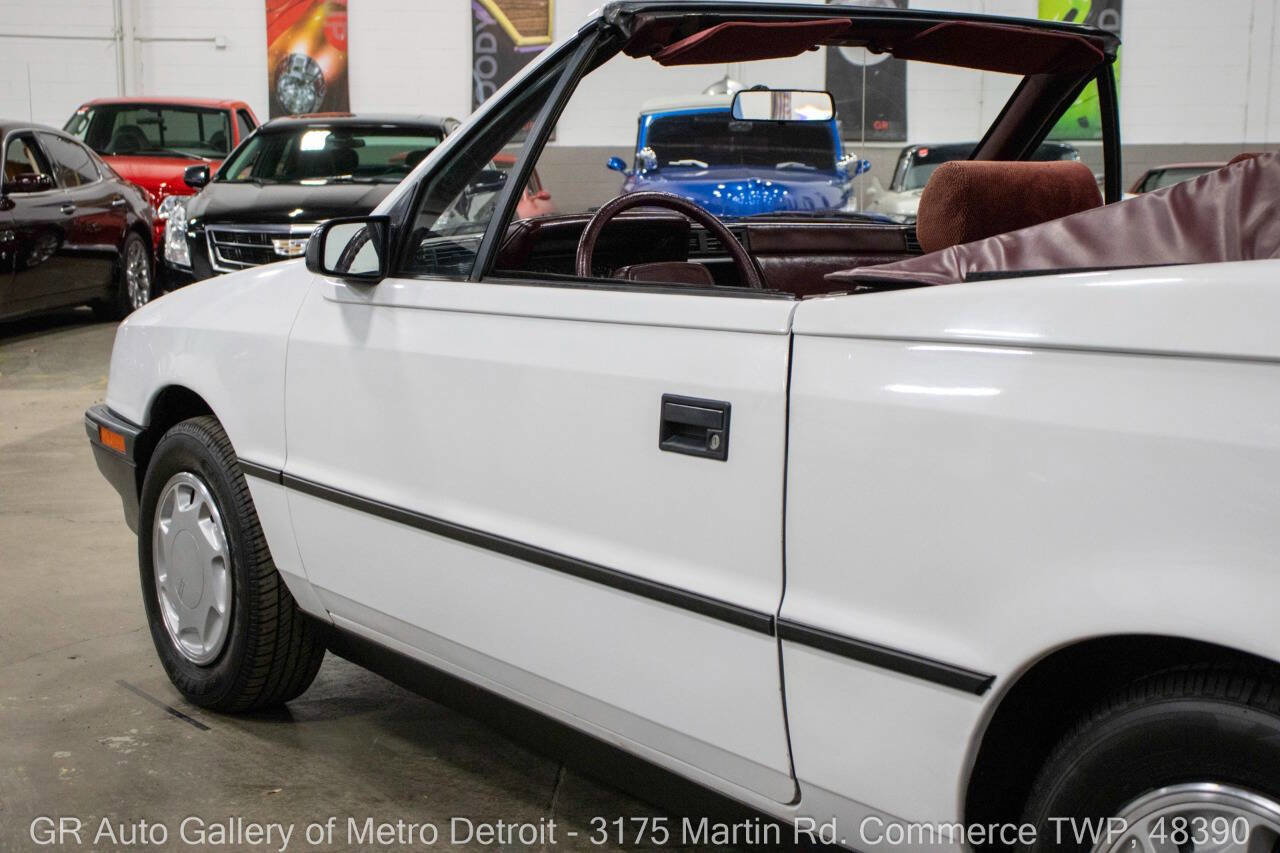 Used 1991 Dodge Shadow Convertible image 23