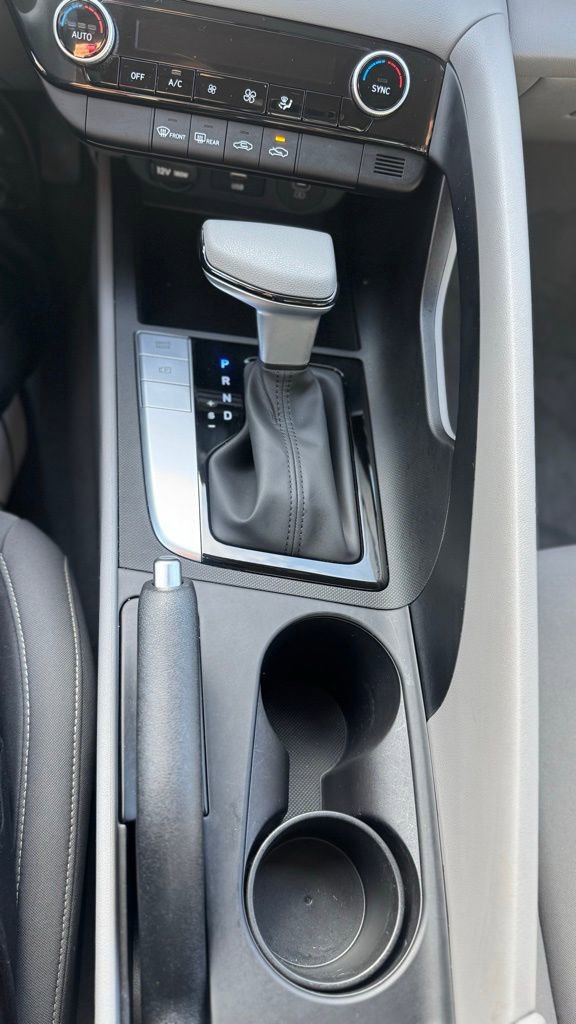 Used 2024 Hyundai Elantra SEL image 14