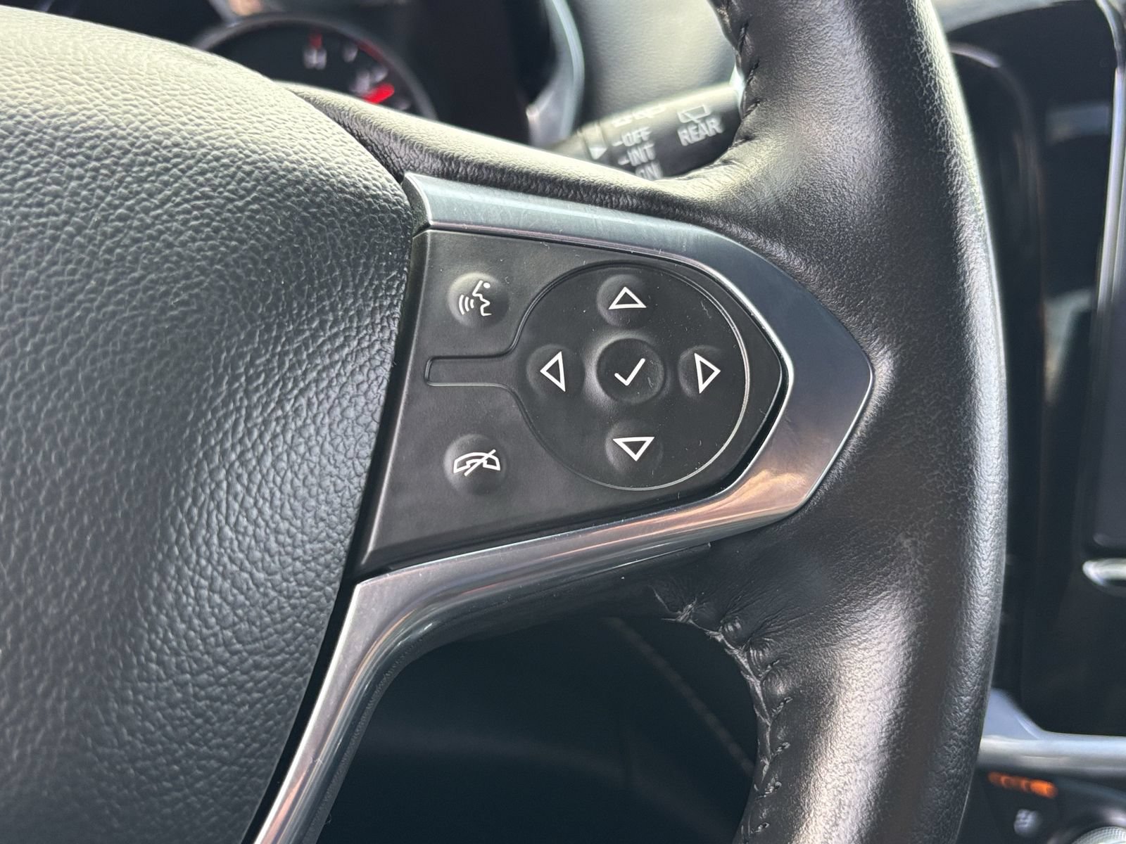 Used 2022 Chevrolet Traverse Premier w/ Redline Edition FWD image 34