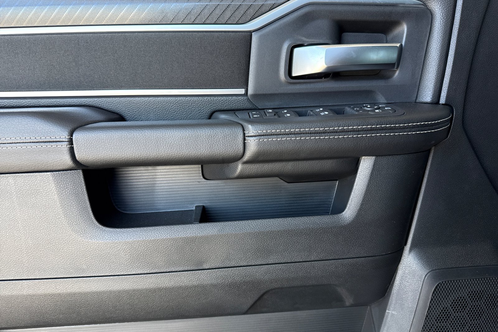 New 2026 RAM 3500 Big Horn AWD/4WD image 12