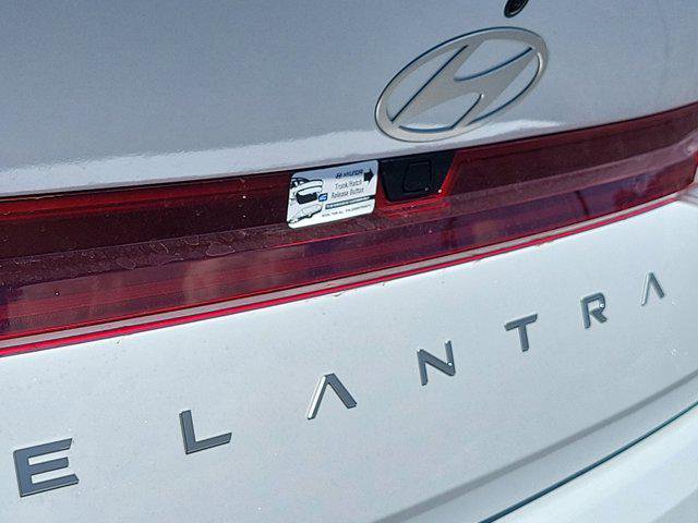 New 2025 Hyundai Elantra SEL FWD image 23