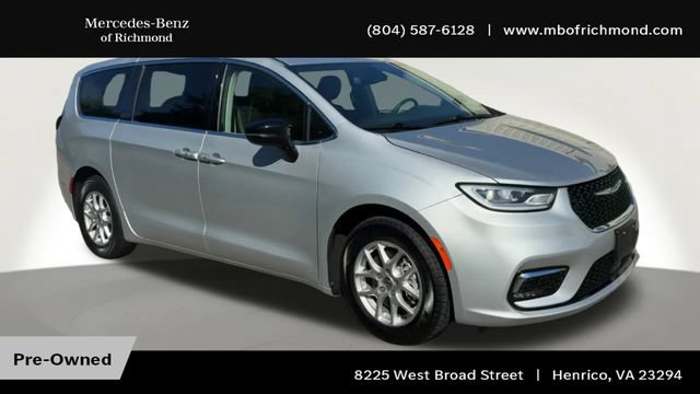 Used 2024 Chrysler Pacifica Touring-L FWD image 4