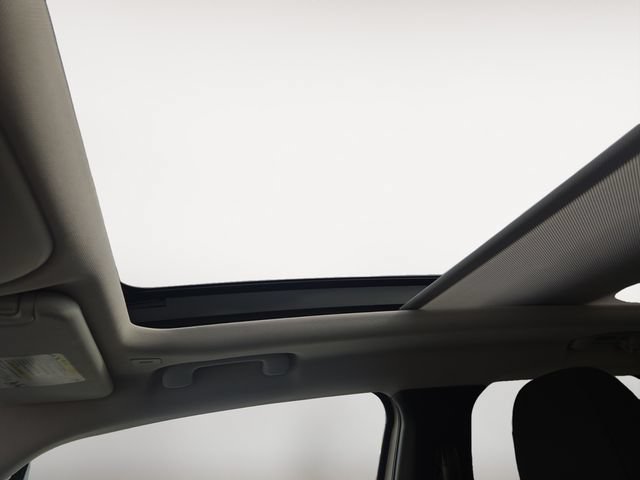 Used 2019 Jeep Renegade Latitude AWD/4WD image 28