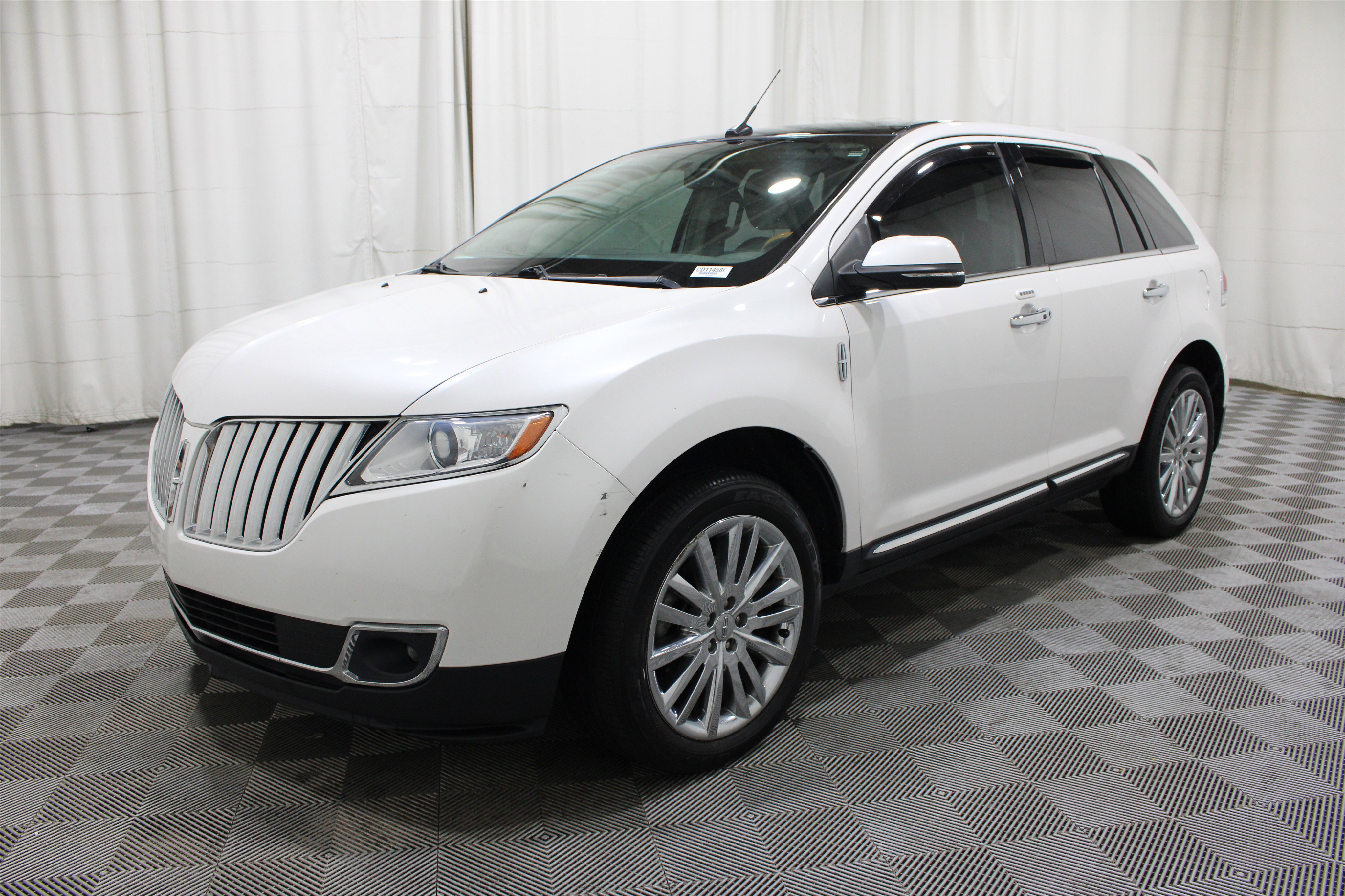 Used 2014 Lincoln MKX AWD w/ Equipment Group 102A image 39