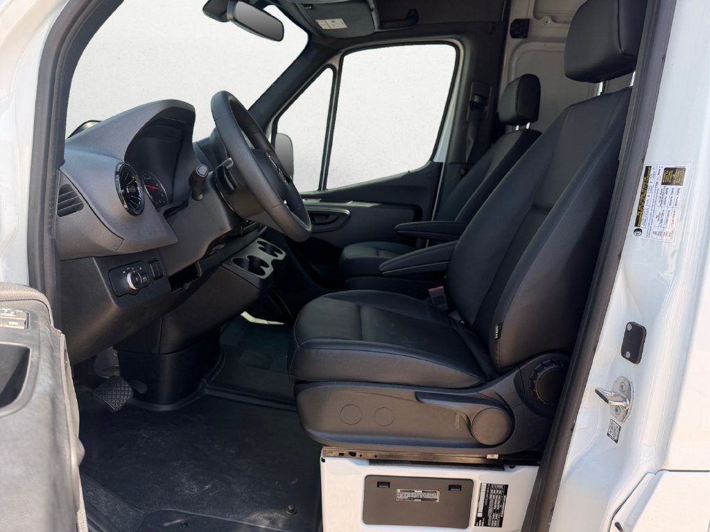New 2025 Mercedes-Benz Sprinter 2500 image 10