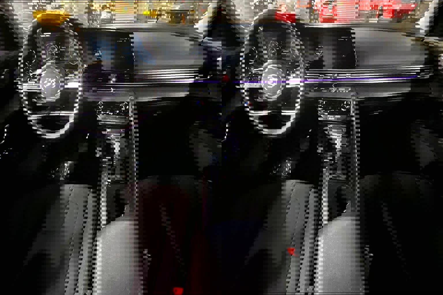 Used 2024 Hyundai Elantra SEL image 16