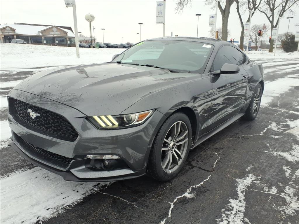 Used 2016 Ford Mustang Premium image 3