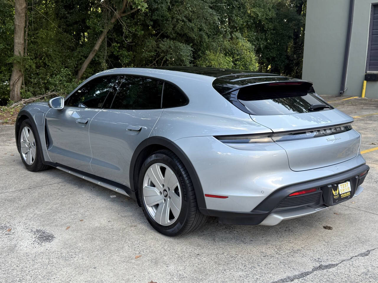Used 2021 Porsche Taycan 4 Cross Turismo AWD/4WD image 3