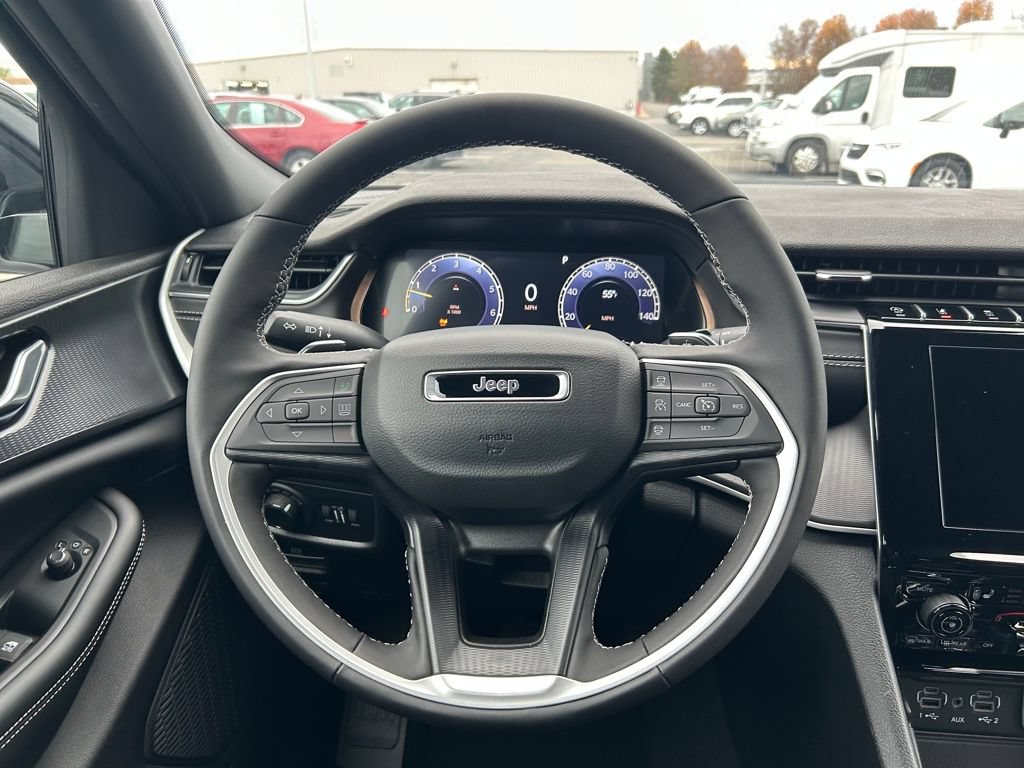 New 2025 Jeep Grand Cherokee Altitude AWD/4WD image 10