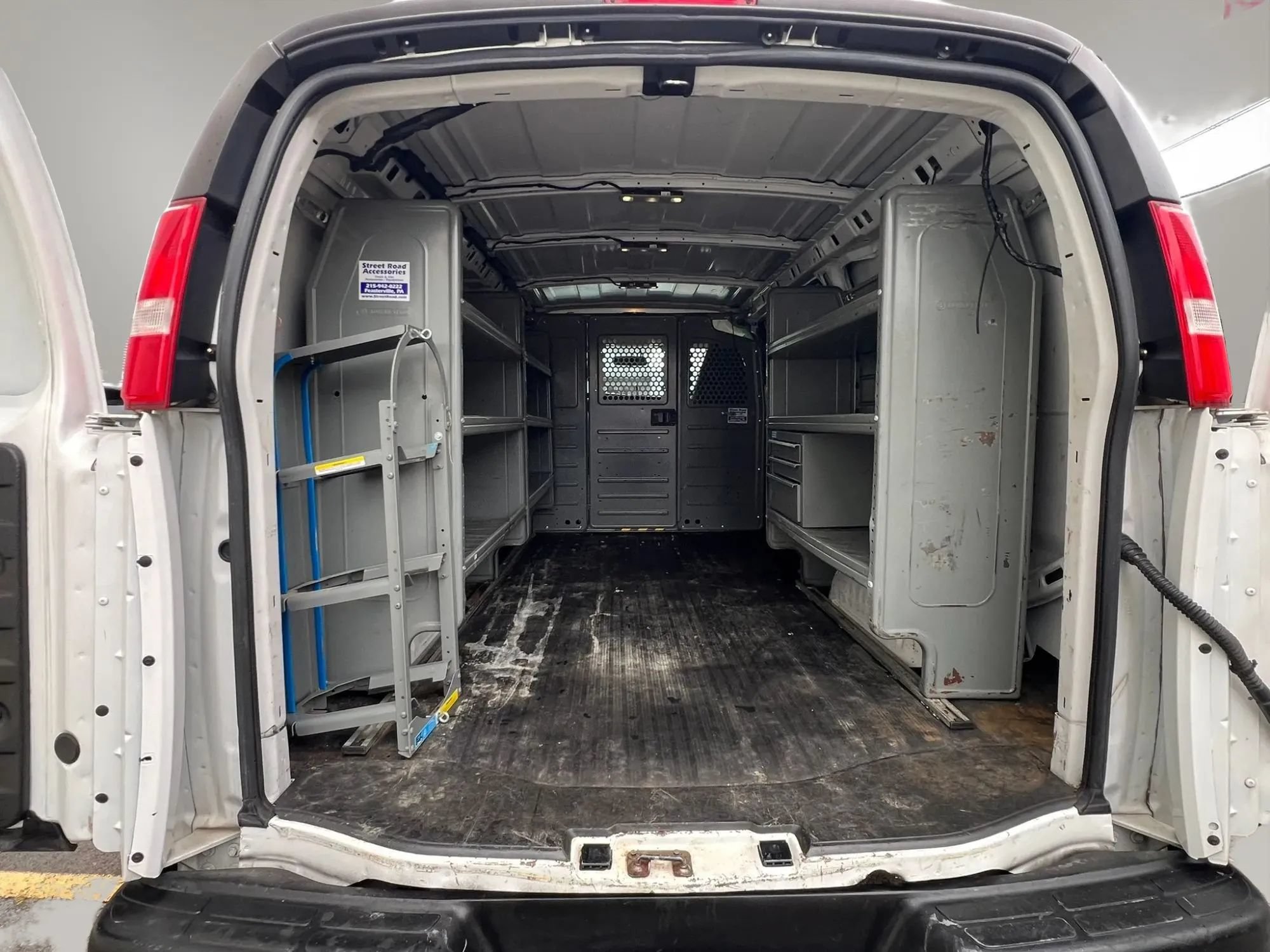 Used 2020 Chevrolet Express 2500 w/ Driver Convenience Package RWD image 10
