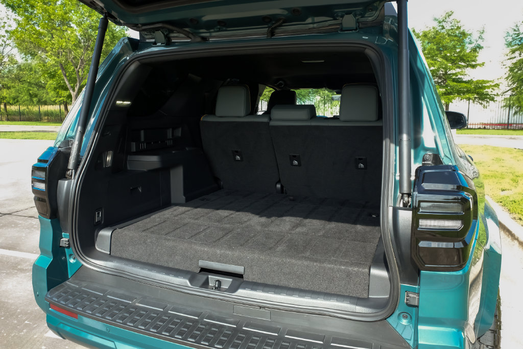 Used 2025 Toyota 4Runner Trailhunter AWD/4WD image 63