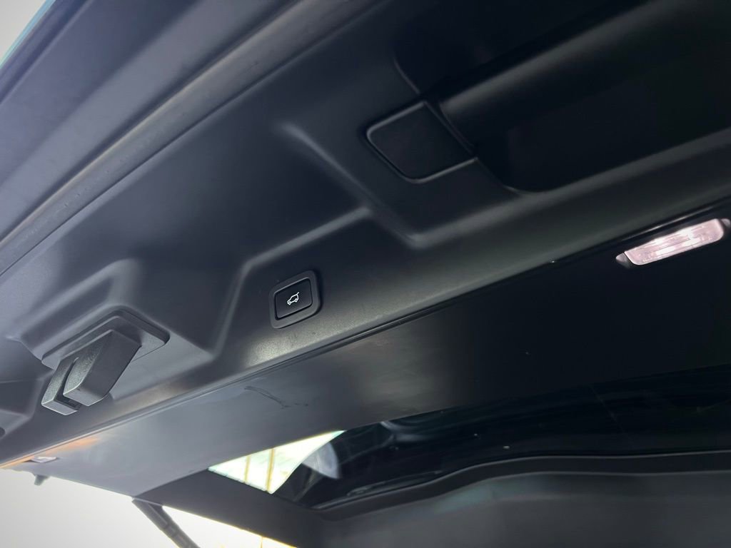 Used 2019 Land Rover Range Rover image 28