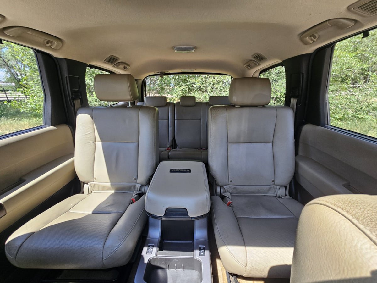 Used 2011 Toyota Sequoia Platinum AWD/4WD image 27