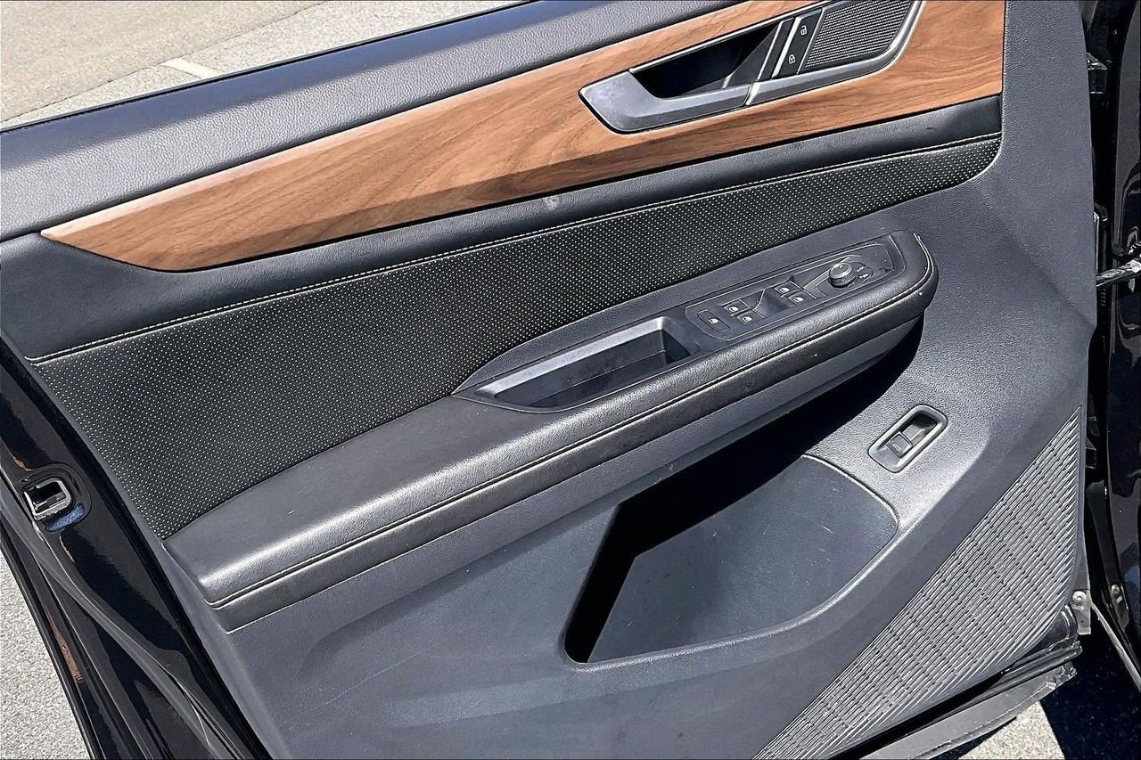 Used 2024 Volkswagen Atlas SE image 28