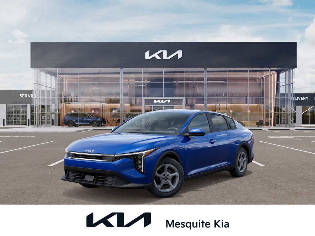 New 2025 Kia K4 LXS image 1