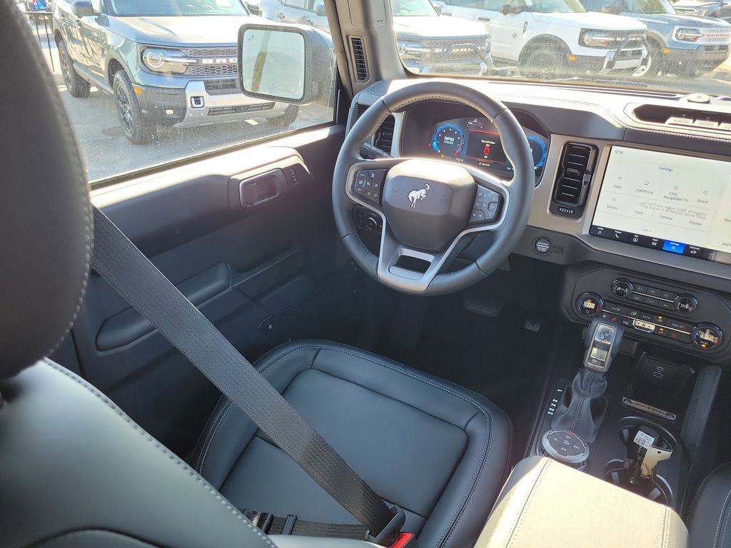 New 2025 Ford Bronco Outer Banks w/ Sasquatch Package image 11