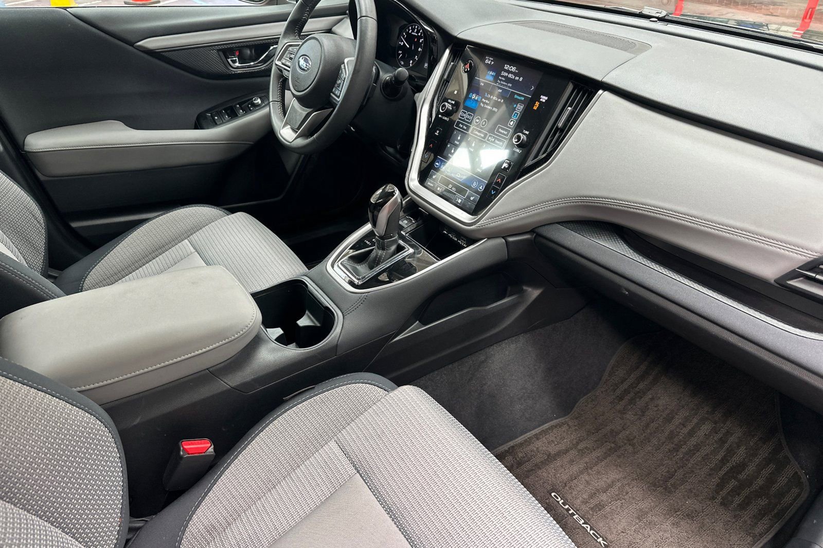 Used 2025 Subaru Outback Premium image 21