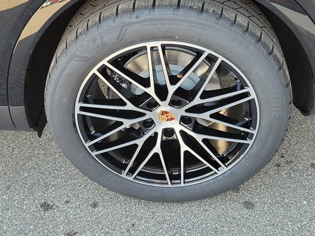New 2026 Porsche Cayenne AWD/4WD image 13