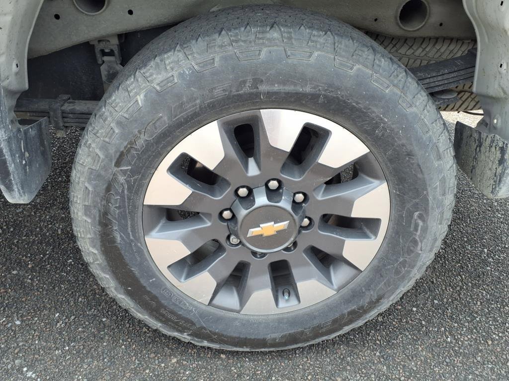 Used 2024 Chevrolet Silverado 2500 Custom w/ Custom Value Package image 30