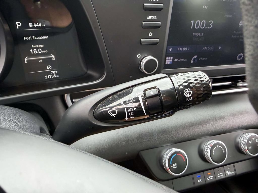 Certified 2023 Hyundai Elantra SE FWD image 30