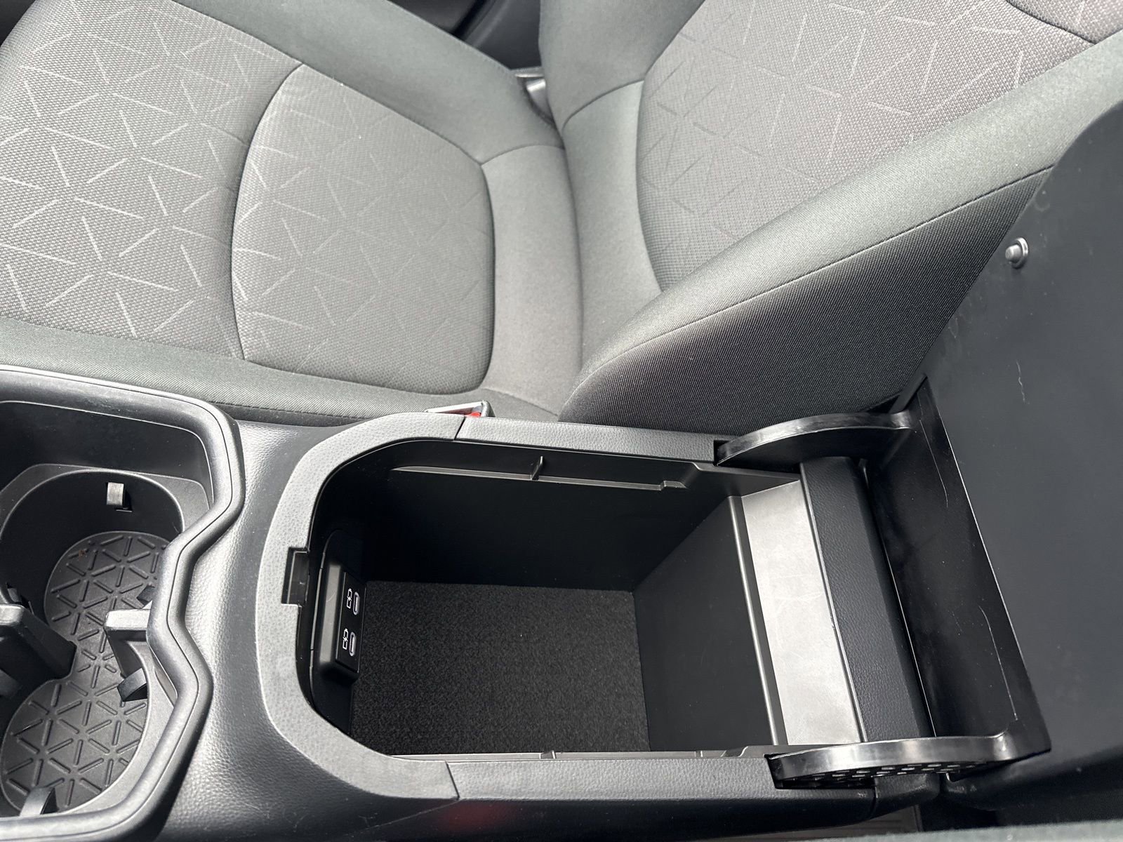 Used 2024 Toyota RAV4 XLE w/ Convenience Package AWD/4WD image 39