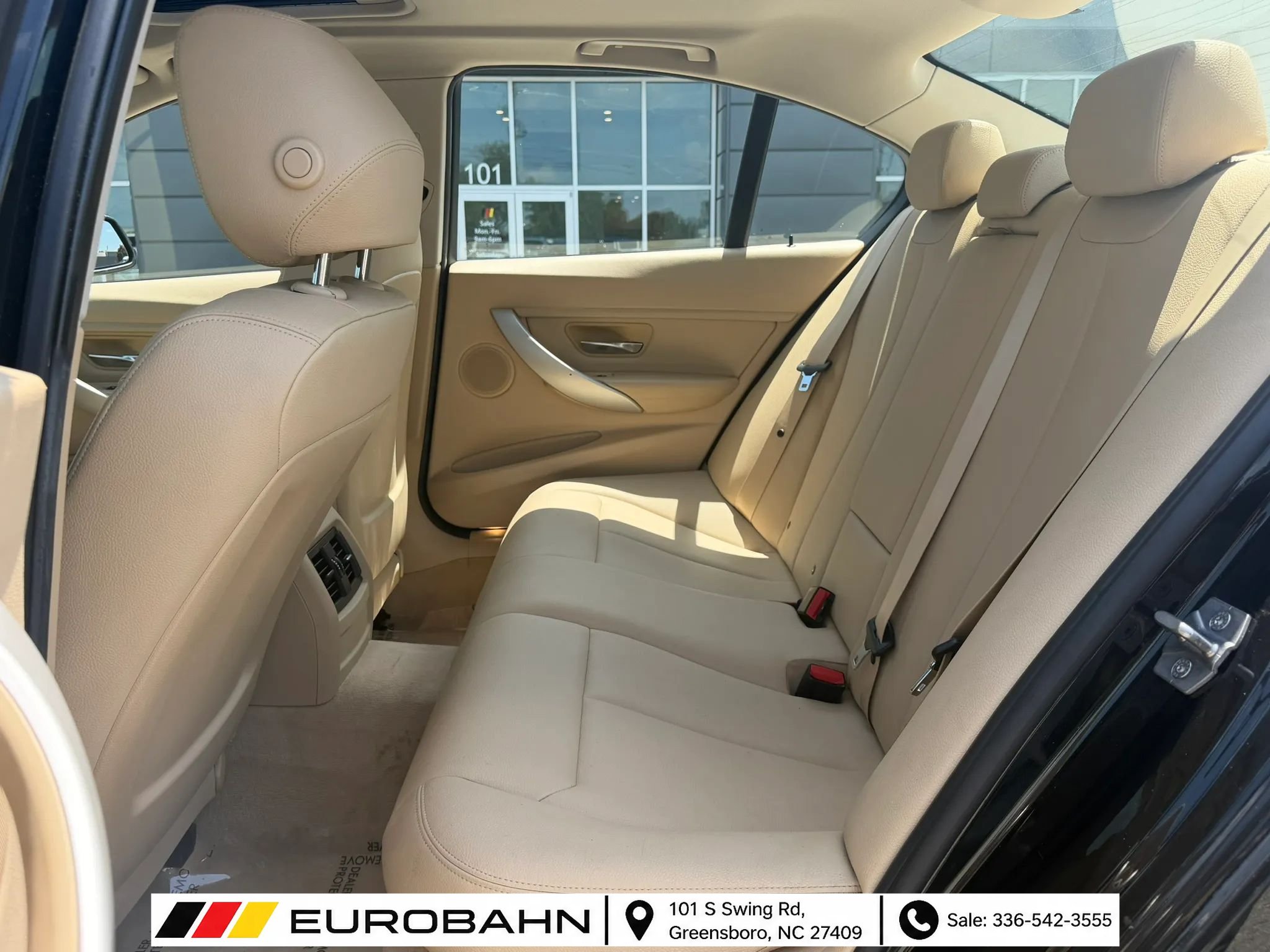 Used 2015 BMW 320i xDrive Sedan AWD/4WD image 9