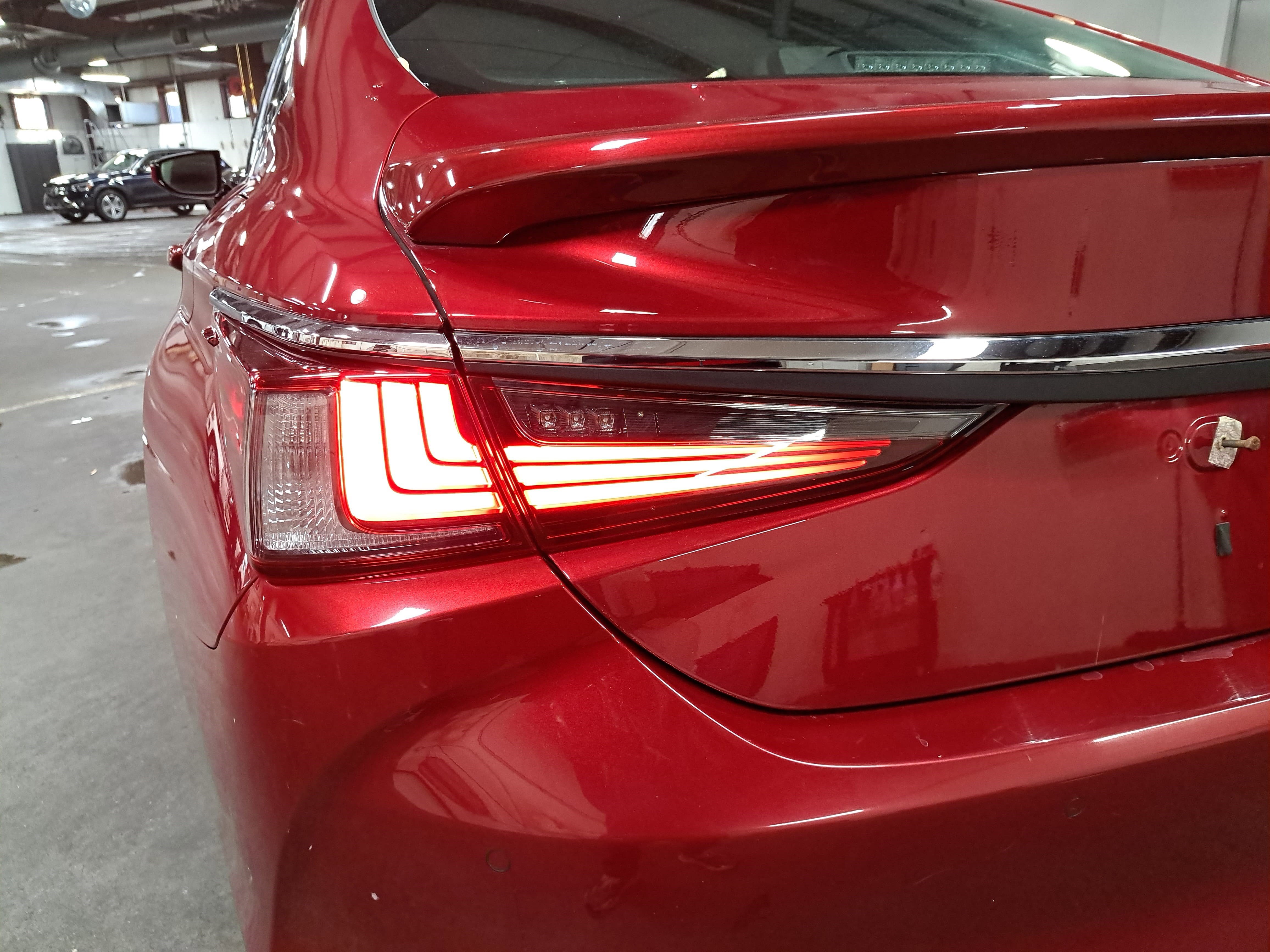 Used 2022 Lexus ES 350 w/ Premium Package image 34