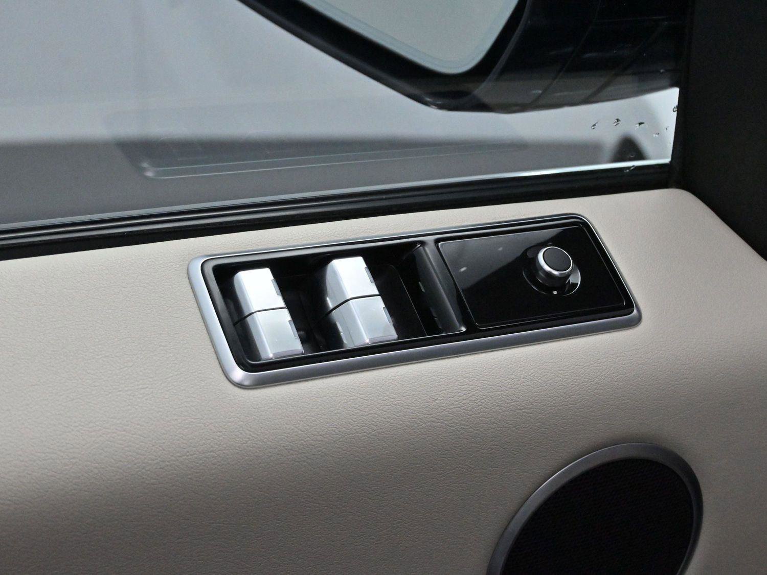 Used 2019 Land Rover Range Rover Sport HSE image 10