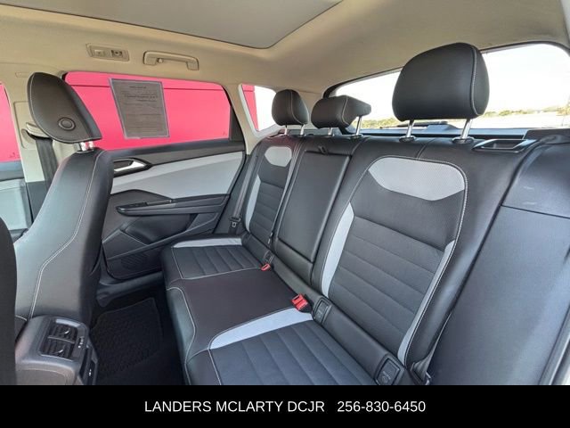 Used 2022 Volkswagen Taos SEL w/ Panoramic Sunroof Package image 19