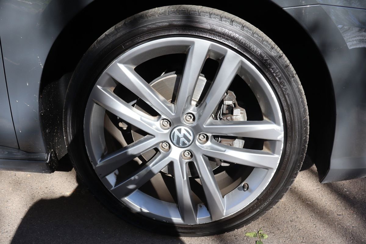 Used 2018 Volkswagen Passat 2.0T R-Line image 44