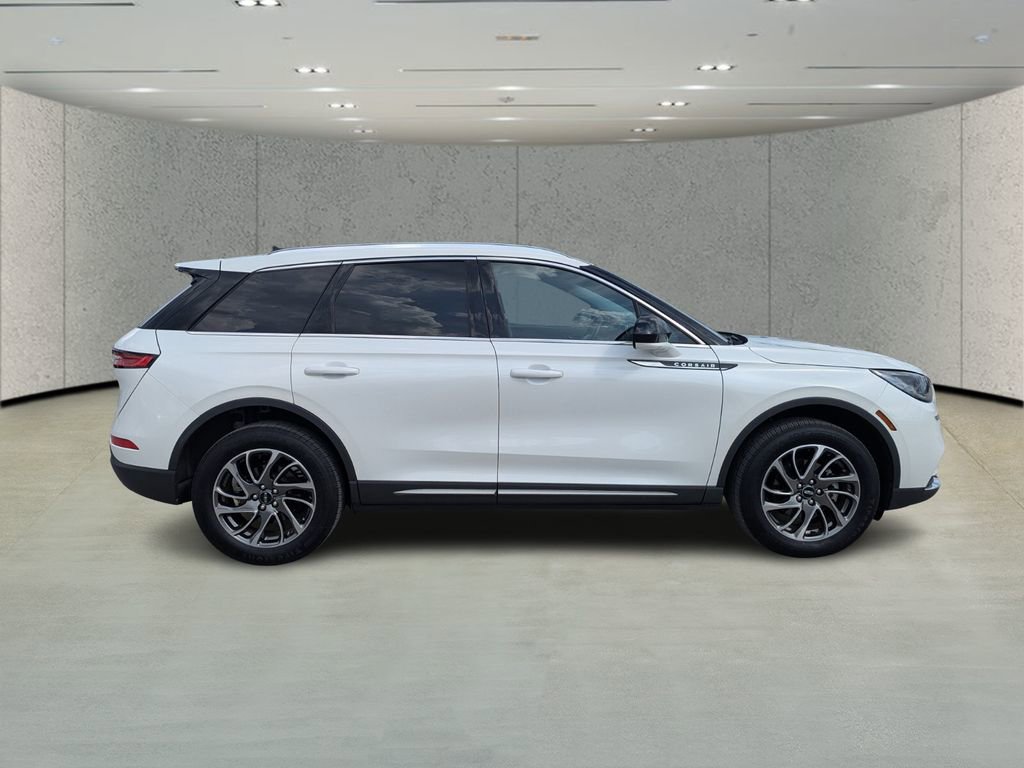 Used 2022 Lincoln Corsair FWD image 2