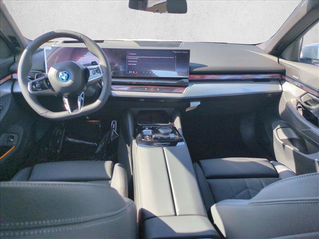 New 2027 BMW 550e xDrive AWD/4WD image 15