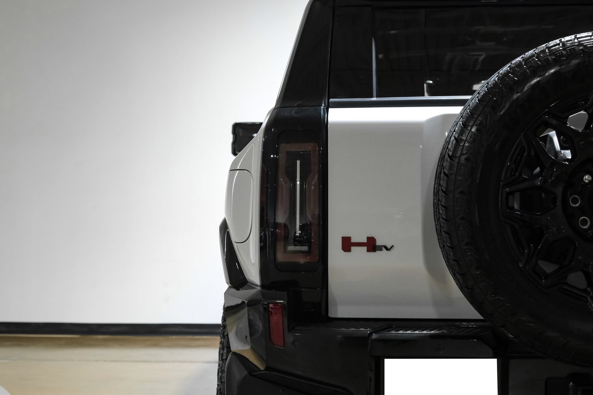 Used 2025 GMC Hummer EV 2X w/ LPO, Sport Package AWD/4WD image 59