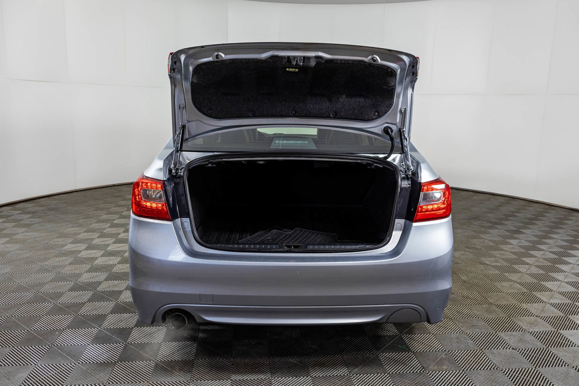 Used 2016 Subaru Legacy 2.5i Limited image 43